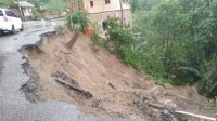 Hujan Deras, Akibatkan Jalan Poros Sinjai-Malino Longsor