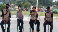 Tim Gugus Tugas Penangan Covid-19 Kab Mamasa Lakukan Pantauan penyaluran BST di Tribun Lapangan