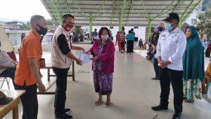PT. Pos Salurkan BST Kemensos kepada Warga di Mamasa