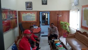 DPC PDI Perjuangan Kabupaten Mamasa Mendatangi Polres Mamasa Terkait Pembakaran Bendera