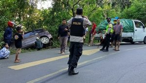 Suzuki Ertiga Arah Dari Bombana Nyaris Masuk Jurang di Letter S Kolut