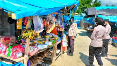 Cek Ketersediaan Bahan Pokok, Sat Binmas Polres Mamasa Sambangi Pasar