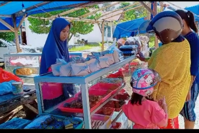 Annisa penjual nasi kuning di Mateng yang Bercita-cita Jadi Abdi Negara