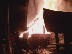 BreakingNews : Kebakaran di Mamasa Hanguskan Dua Unit Rumah