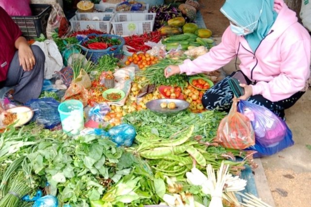 Cabai Rawit di Pasar Tradisional Anaiwoi Rp. 35 Ribu per Liter