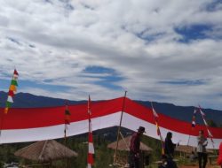 Bendera Merah Putih Terpanjang Membentang di Pegunungan Mamasa