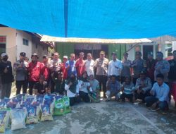 Ratusan Paket Sembako Dibagikan Polres Mateng di Pulau Kambunong