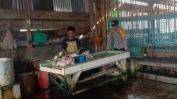 Demi Kebersihan Bersama, Bhabinkamtibmas Desa Papalang Mamuju Beri Himbauan