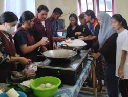 Mahasiswa KKN Unsulbar Edukasi Masyarakat Bambang Membuat Kripik Berbahan Kulit Kakao