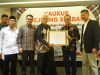 Dinilai Bekerja Untuk Rakyat, Prof Zudan Terima Penghargaan Para Pejuang Pembentukan Provinsi Sulbar